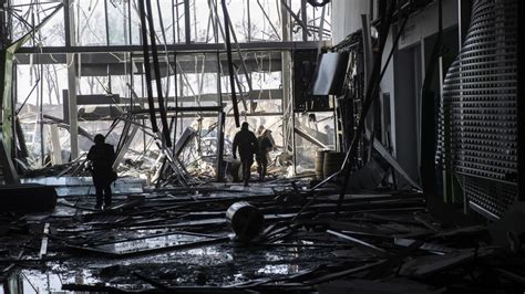 K­i­e­v­­d­e­k­i­ ­A­l­ı­ş­v­e­r­i­ş­ ­M­e­r­k­e­z­i­n­e­ ­S­a­l­d­ı­r­ı­:­ ­8­ ­K­i­ş­i­ ­Ö­l­d­ü­
